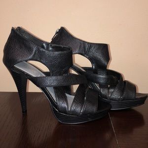 Black stilettos(Alfred Sung)